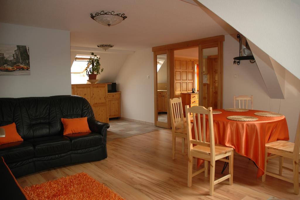 Álom Kuckó Apartman Zalaegerszeg Habitación foto